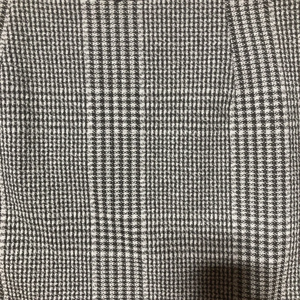 Karl Lagerfeld Paris Womens Size 6 Houndstooth Plaid Mini Skirt Pearl‎ Accents